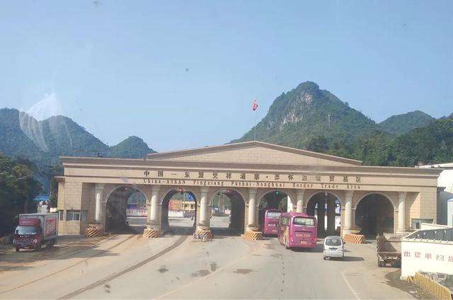 中越边境口岸.jpg